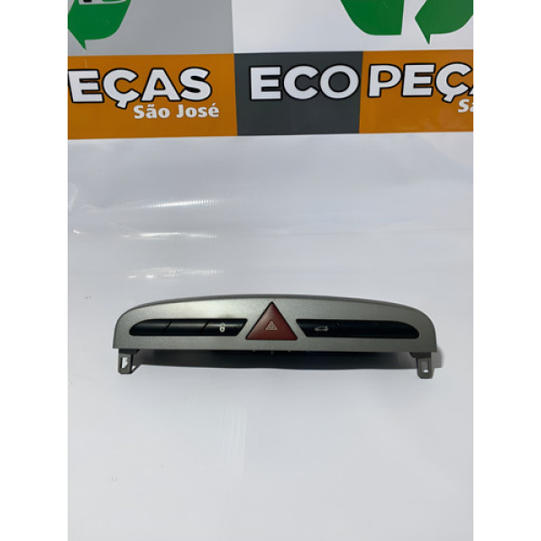 Botão Pisca Alerta Com Moldura Peugeot 308 96664398xt Cinza
